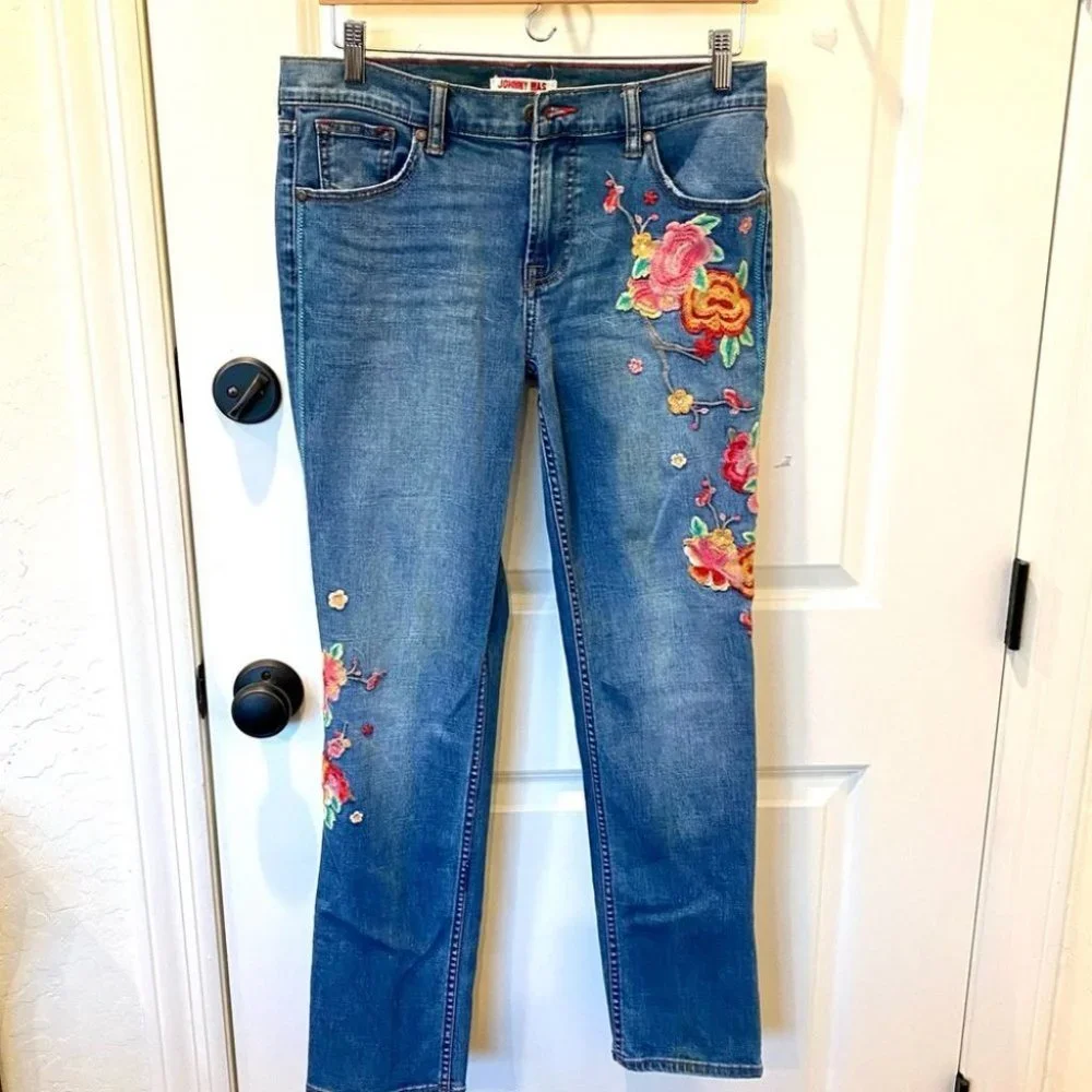 NWOT BLOSSOM BOYFRIEND JEANS - 25 - Picture 2 of 9